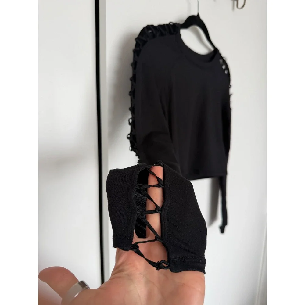 Alo Yoga Entwine Long Sleeve Crop Top Black Lace Up Sleeve Medium